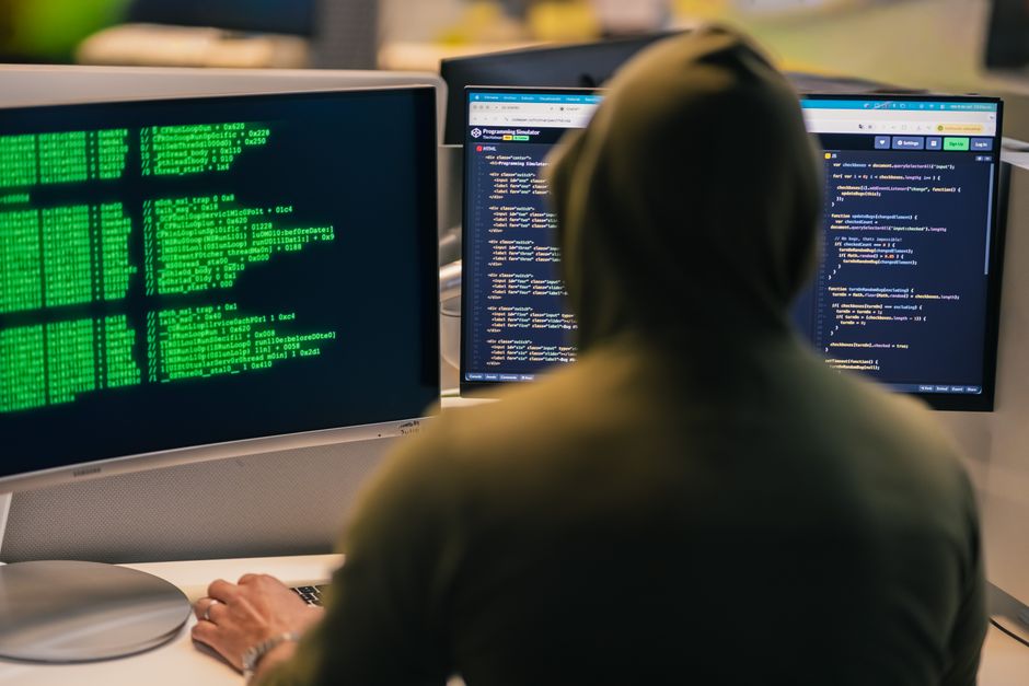 CAPTCHA falso e ClickFix: o atalho de 10 segundos que vira roubo de credenciais