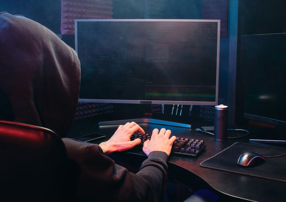 Pacote oficial, risco real: o caso Telnyx no PyPI expõe