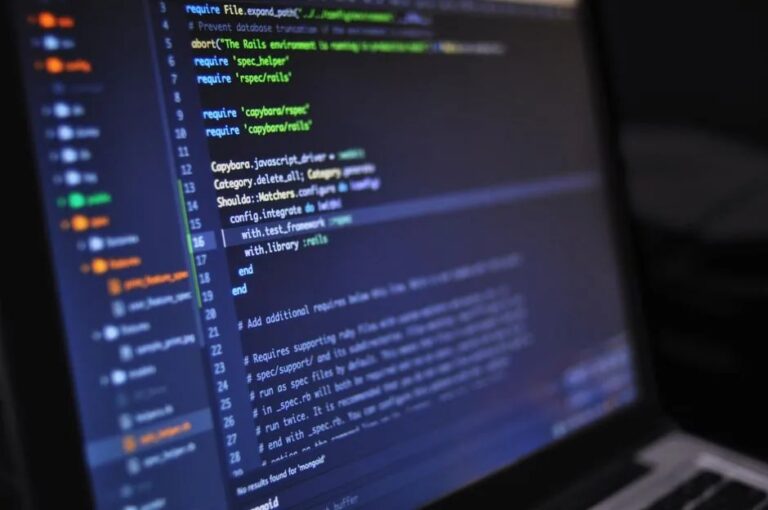 Falha crítica no Jenkins dá RCE: servidores CI/CD em risco