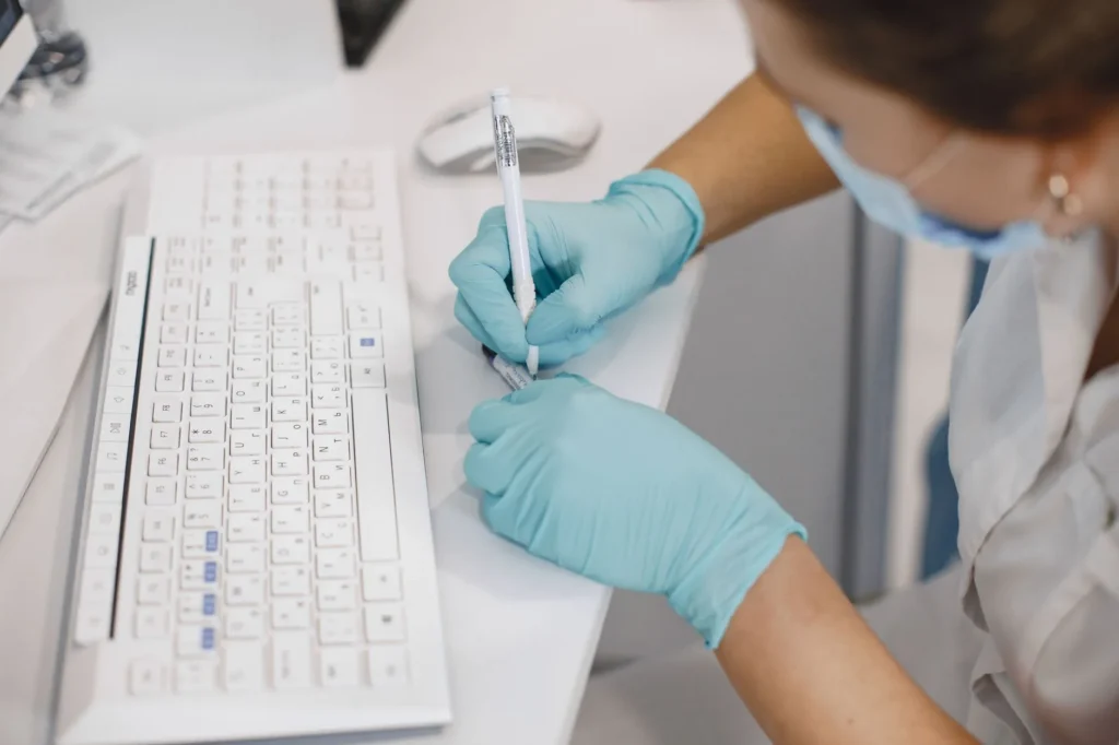 OHIF DICOM: falha rouba token de médicos autenticados