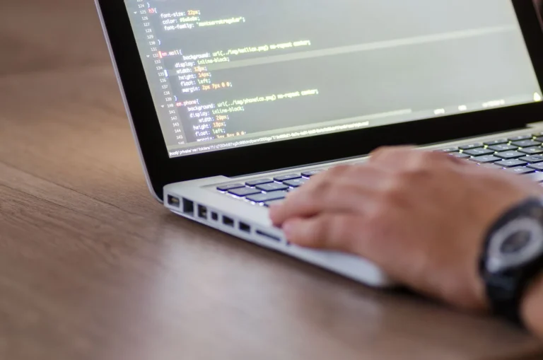 JetBrains tem falha que executa código só de abrir projeto