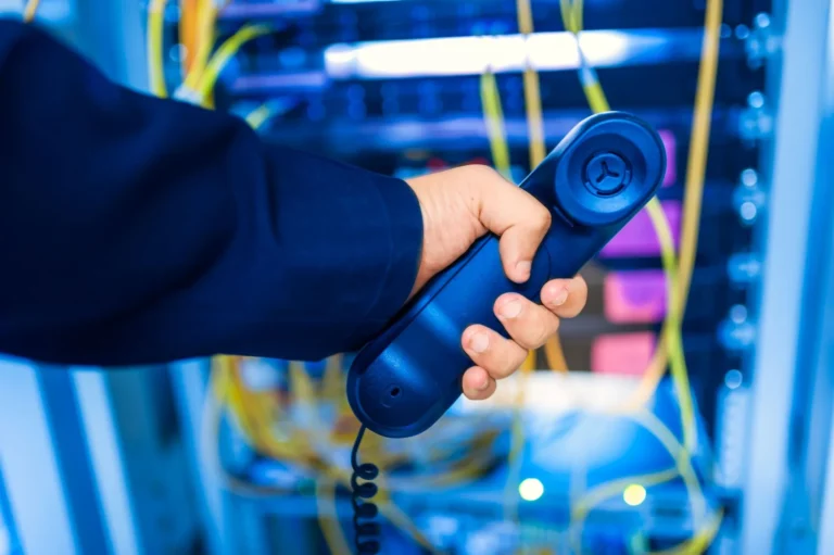 Identidade de serviço: zero trust entre clusters e nuvens