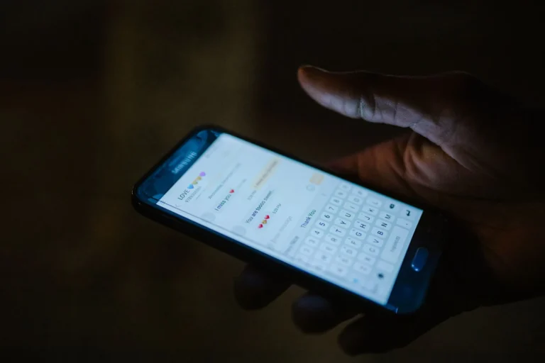 JWR: a anatomia do kit de phishing do Smishing Triad